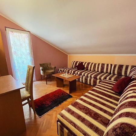 Vila Duricic 300M Od Mora Hotel Đenovići Exterior photo
