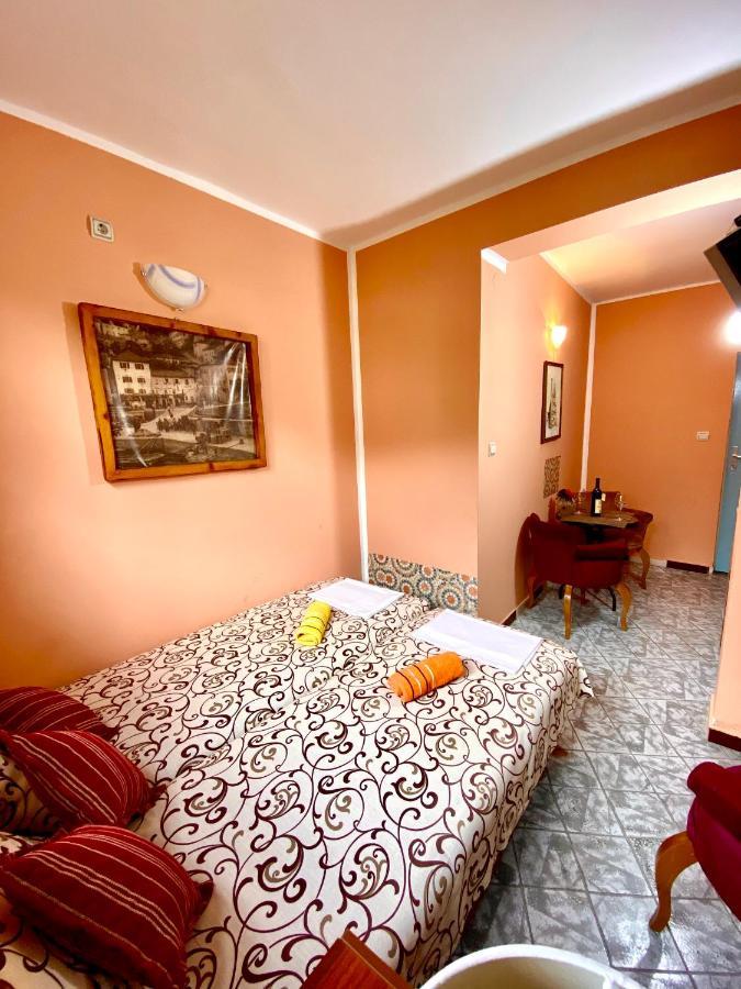 Vila Duricic 300M Od Mora Hotel Đenovići Exterior photo