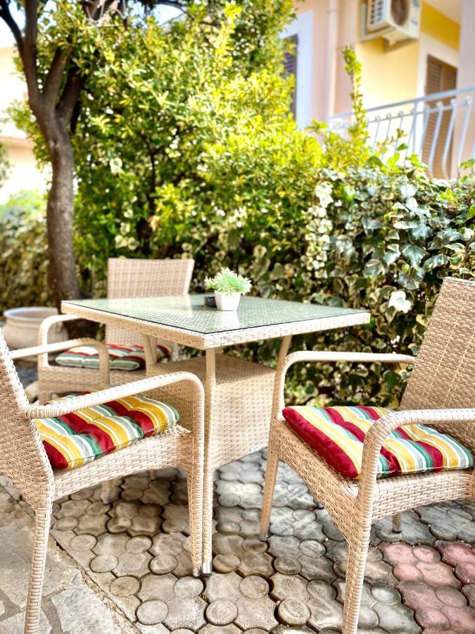 Vila Duricic 300M Od Mora Hotel Đenovići Exterior photo