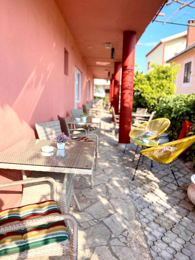 Vila Duricic 300M Od Mora Hotel Đenovići Exterior photo